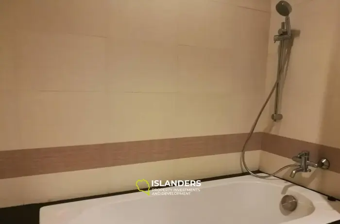 ขายคอนโด 2 ห้องนอน ที่ Arisara Place