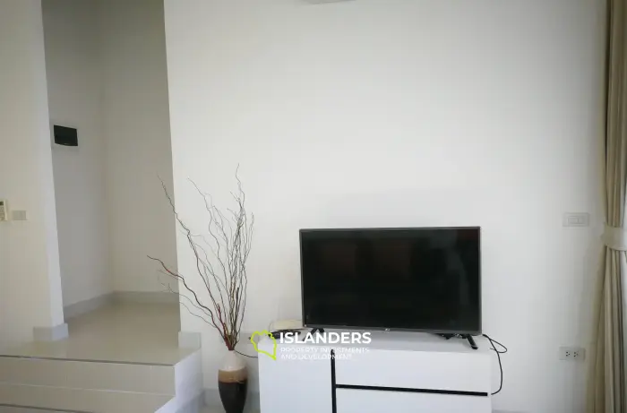 فيلا مكونة من غرفتي نوم وحمام سباحة للإيجار والبيع في بلايلام