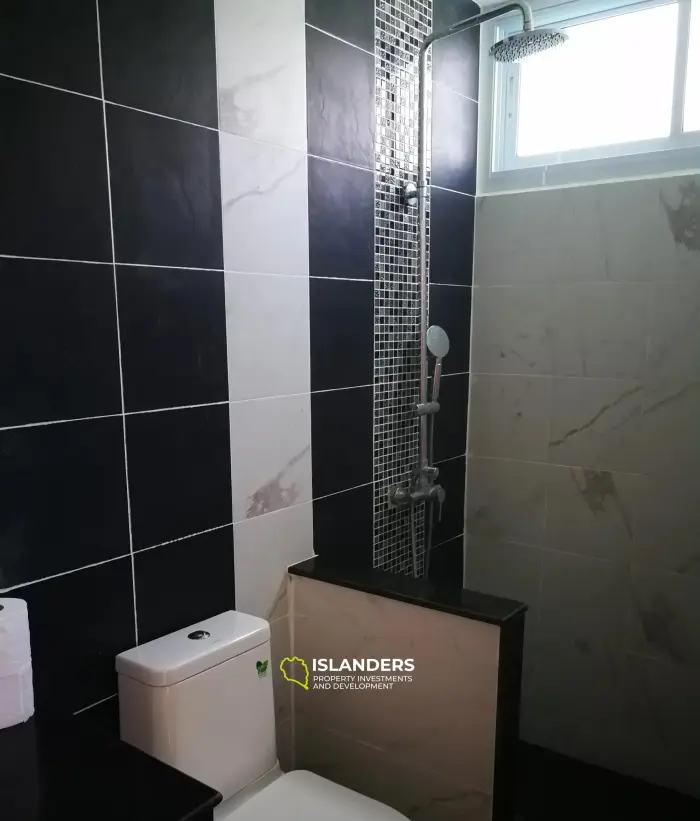 فيلا مكونة من غرفتي نوم وحمام سباحة للإيجار والبيع في بلايلام