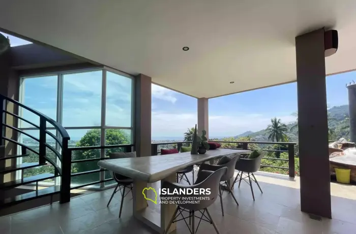 Wunderschöne Villa mit 4 Schlafzimmern und Meerblick auf einem riesigen Grundstück