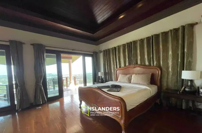 Wunderschöne Villa mit 4 Schlafzimmern und Meerblick auf einem riesigen Grundstück