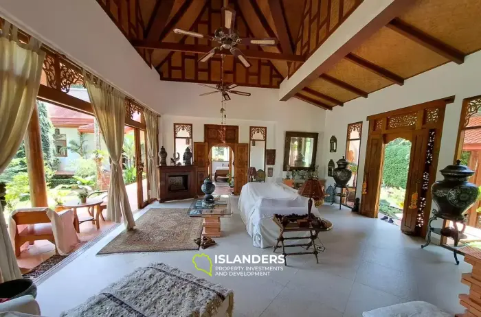 Magnifique villa de style balinais 5BR à Serene Private Riverside