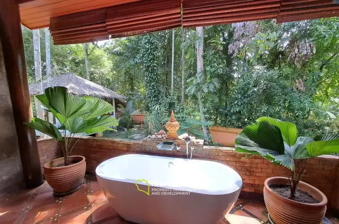 Magnifique villa de style balinais 5BR à Serene Private Riverside