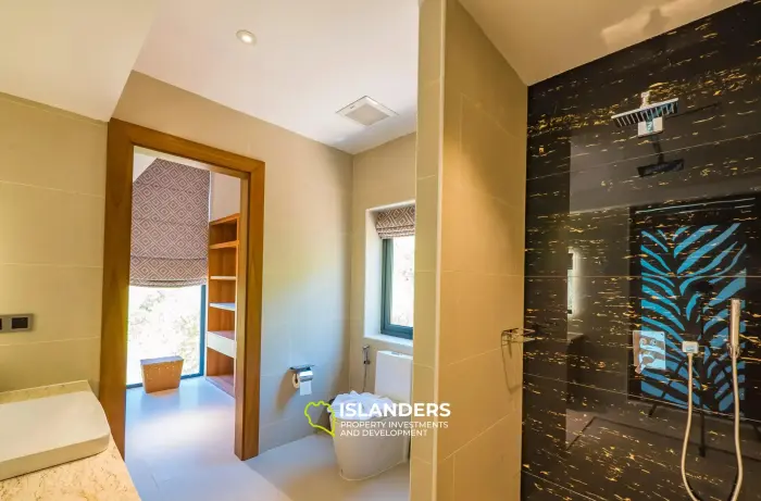 Villa de 4 dormitorios en venta en Darika Residence