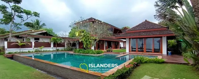 5 Bedroom Beachfront Villa at Lipa Noi for Sale