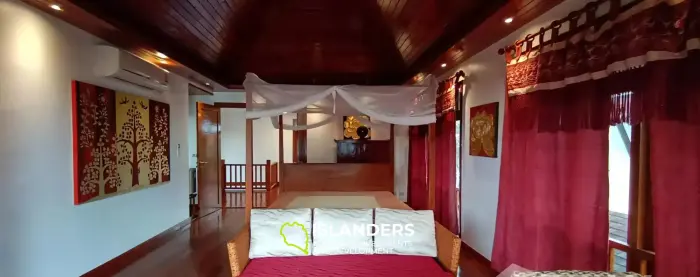 5 Bedroom Beachfront Villa at Lipa Noi for Sale