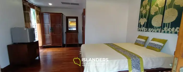 5 Bedroom Beachfront Villa at Lipa Noi for Sale