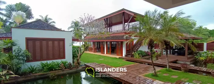 5 Bedroom Beachfront Villa at Lipa Noi for Sale