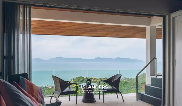 فيلا فاخرة مكونة من 7 غرف نوم مطلة على البحر للبيع