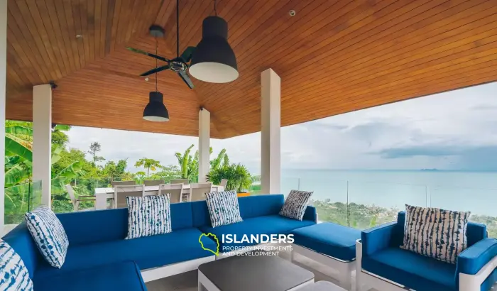 فيلا فاخرة مكونة من 7 غرف نوم مطلة على البحر للبيع