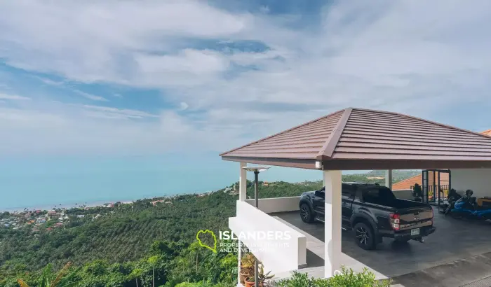 فيلا فاخرة مكونة من 7 غرف نوم مطلة على البحر للبيع