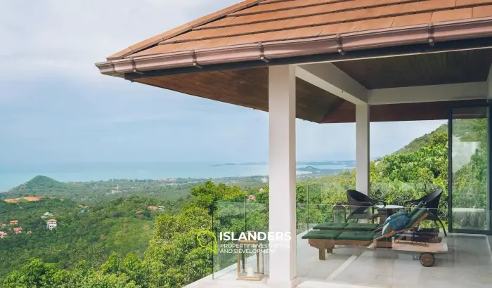 فيلا فاخرة مكونة من 7 غرف نوم مطلة على البحر للبيع