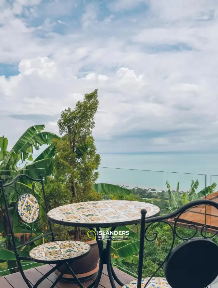 فيلا فاخرة مكونة من 7 غرف نوم مطلة على البحر للبيع