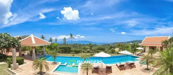 Villa intemporelle et élégante avec vue imprenable sur la mer à vendre
