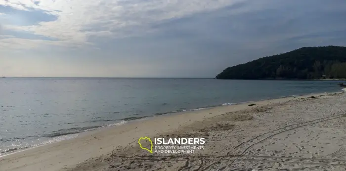 Strandgrundstück zum Verkauf bei Raja Ferry