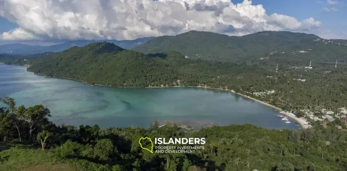 Großes Grundstück mit Meerblick auf den Hügeln in der Nähe des Strandes Pang Ka