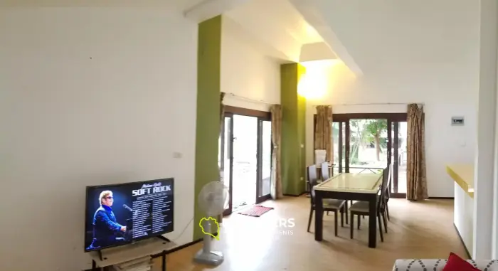 וילת בריכה עם 2 חדרי שינה בבופוט למכירה