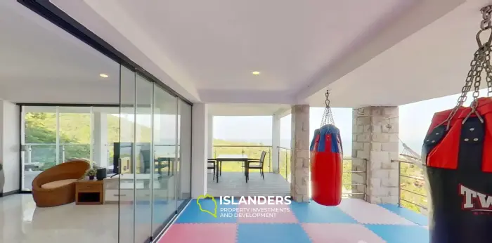 3 Bedroom Pool Villa with 360 Sea View in Maret