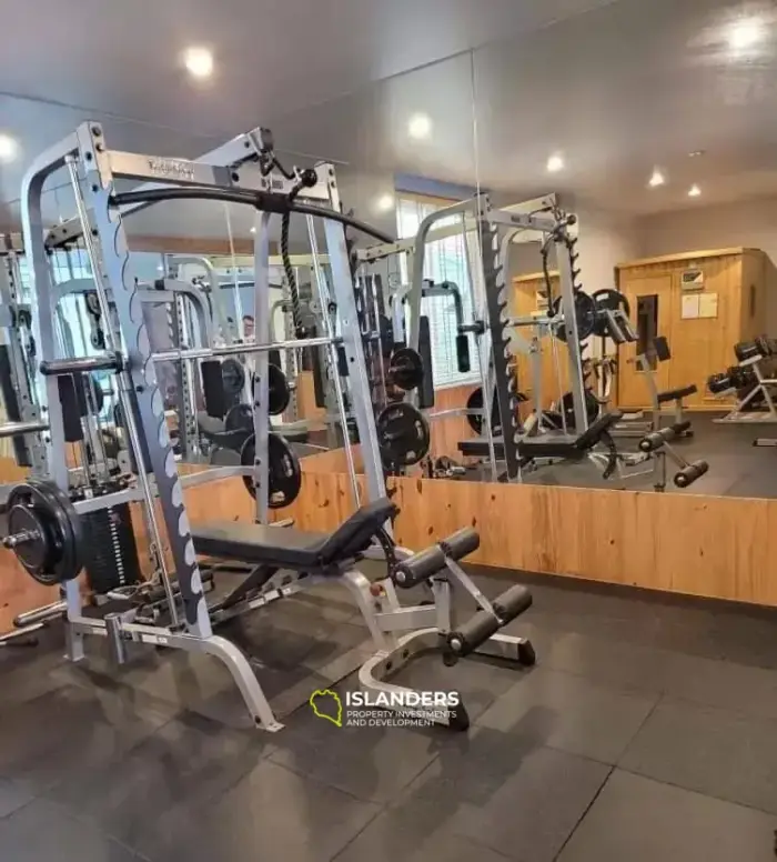 וילה עם 6 חדרי שינה למכירה באזור צ'אוונג