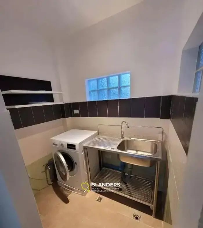 וילה עם 6 חדרי שינה למכירה באזור צ'אוונג