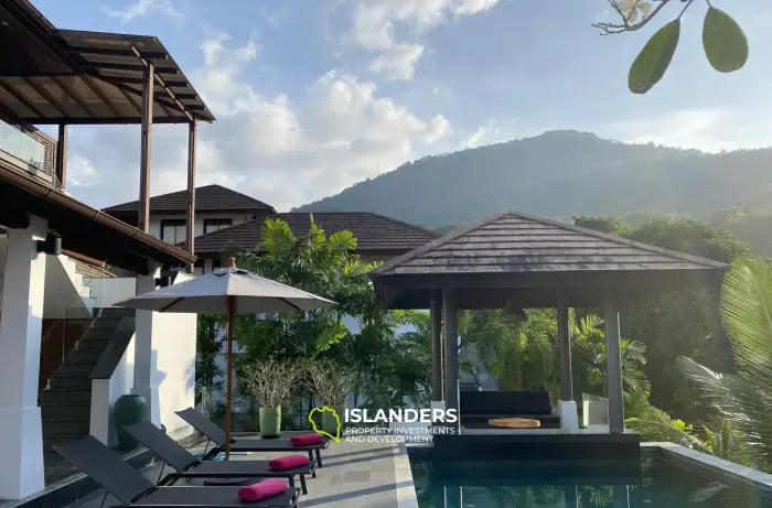 וילת בריכה עם נוף לגן למכירה ב-Maenam