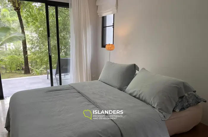 וילת בריכה עם נוף לגן למכירה ב-Maenam