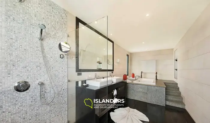 7 Bedroom Sea View Villa in Koh Samui