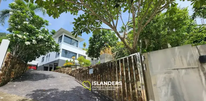7 Bedroom Sea View Villa in Koh Samui