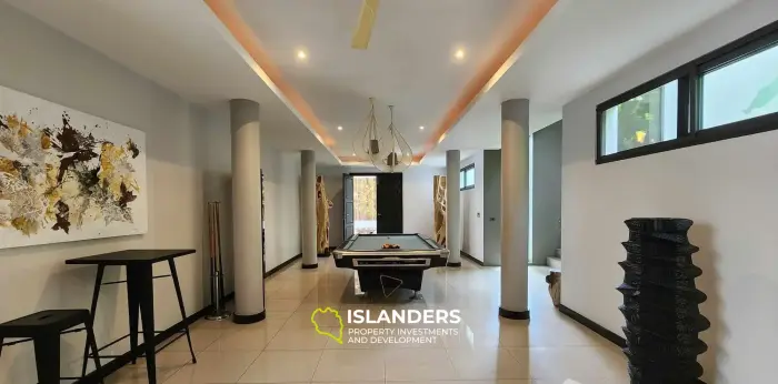 7 Bedroom Sea View Villa in Koh Samui