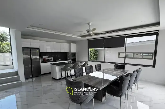 Brandneue Villa mit 4 Schlafzimmern in Koh Samui