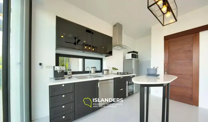 فيلا ماينام الرائعة مع 4 غرف نوم وإطلالات على البحر