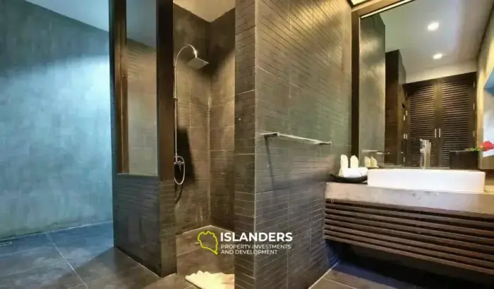 Unique Design 5-Bedroom Sea View Pool Villa in Chaweng Noi
