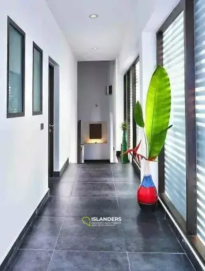 Unique Design 5-Bedroom Sea View Pool Villa in Chaweng Noi
