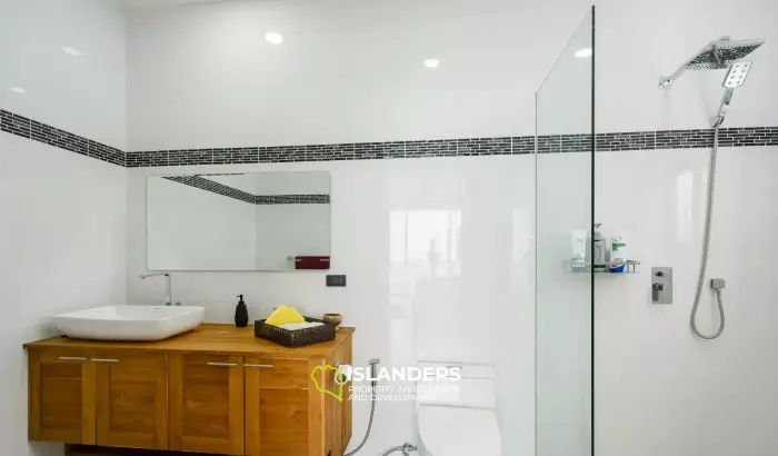 Spacious, Top-Tier 4-Bedroom Seaview Villa in Chaweng Noi