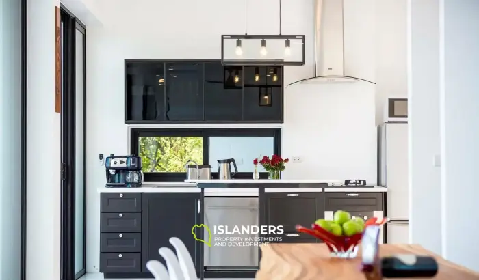 Amazing Sea View, 4-Bedroom Maenam Pool Villa