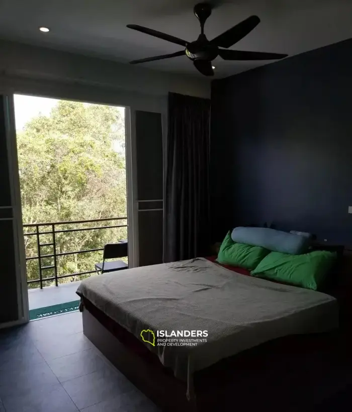 בית עירוני עם 2 חדרי שינה למכירה באמרלד קיי