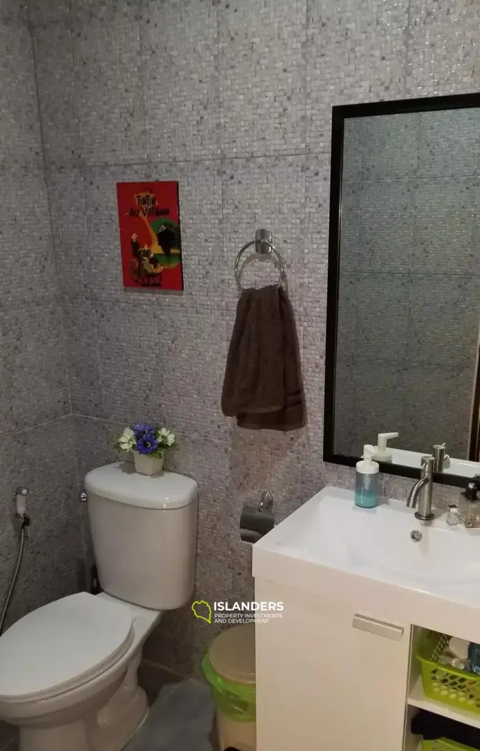 בית עירוני עם 2 חדרי שינה למכירה באמרלד קיי