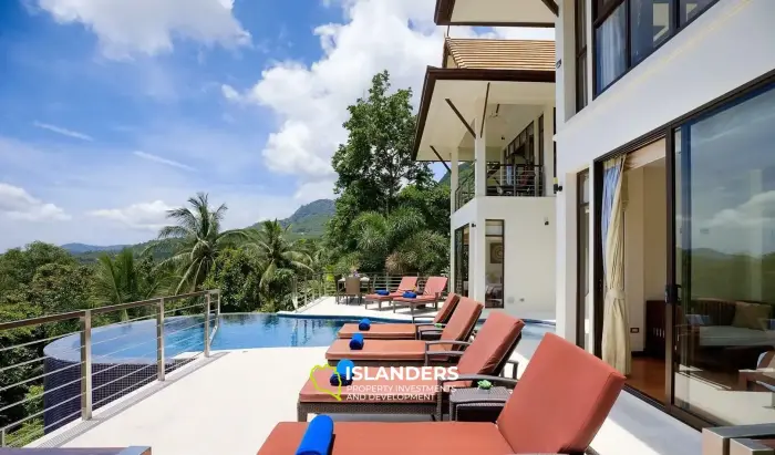 فيلا مذهلة مكونة من 5 غرف نوم على جانب التل مع إطلالة على البحر في ماينام