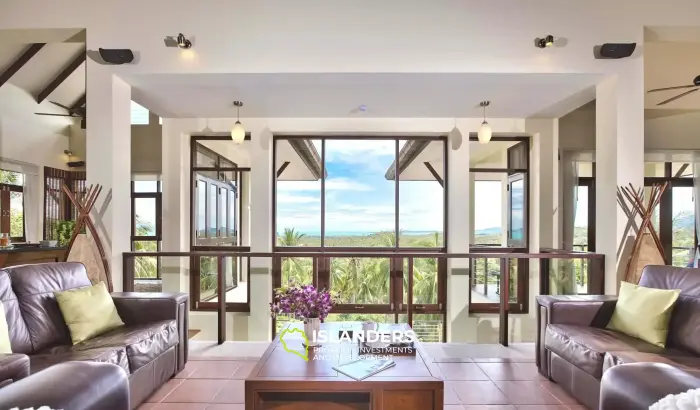 فيلا مذهلة مكونة من 5 غرف نوم على جانب التل مع إطلالة على البحر في ماينام