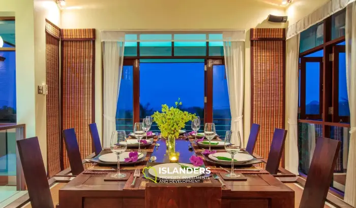 فيلا مذهلة مكونة من 5 غرف نوم على جانب التل مع إطلالة على البحر في ماينام