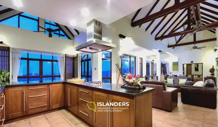 فيلا مذهلة مكونة من 5 غرف نوم على جانب التل مع إطلالة على البحر في ماينام