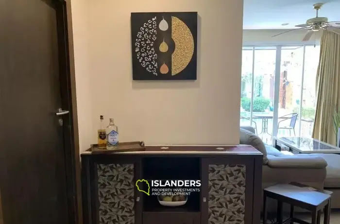 Condo de 2 chambres avec vue sur la piscine à vendre à Arisara Place
