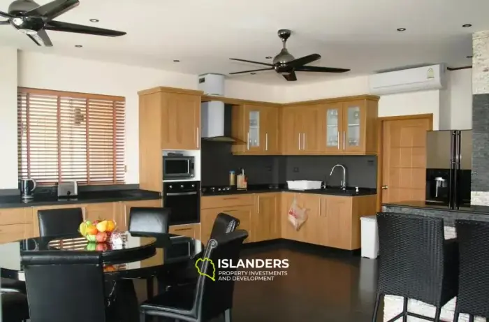 6 Bedroom Villa for sale at Narayan Estate 