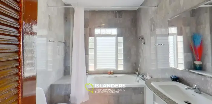 6BR Sunset Sea View Villa ในบางรัก