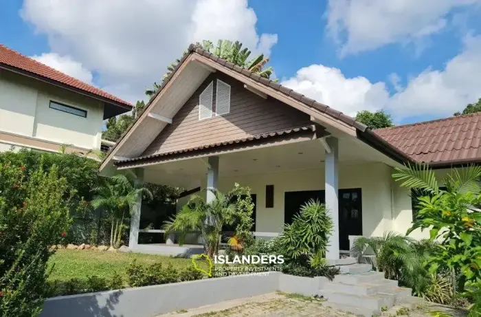 Casa de 2 habitaciones en alquiler en Bang Rak
