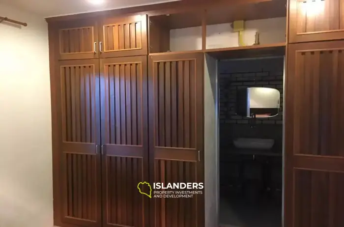 Casa de 2 habitaciones en alquiler en Bang Rak