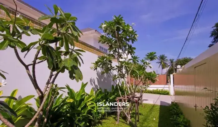 Poolvilla mit 3 Schlafzimmern in Choeng Mon zu vermieten