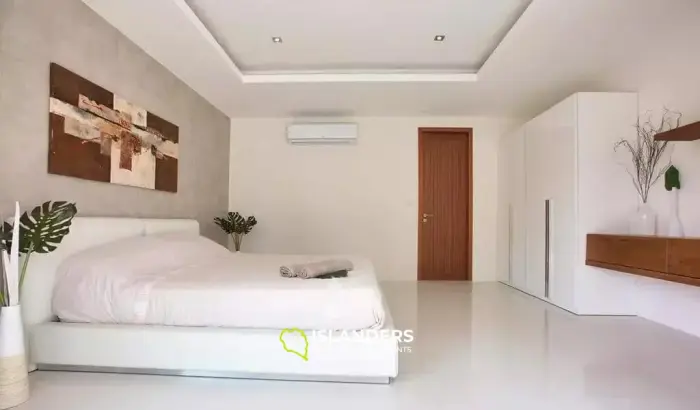 4 Bedrooms Pool Villa in Choeng Mon For Rent
