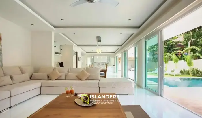 4 Bedrooms Pool Villa in Choeng Mon For Rent