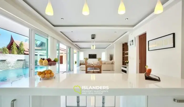 4 Bedrooms Pool Villa in Choeng Mon For Rent